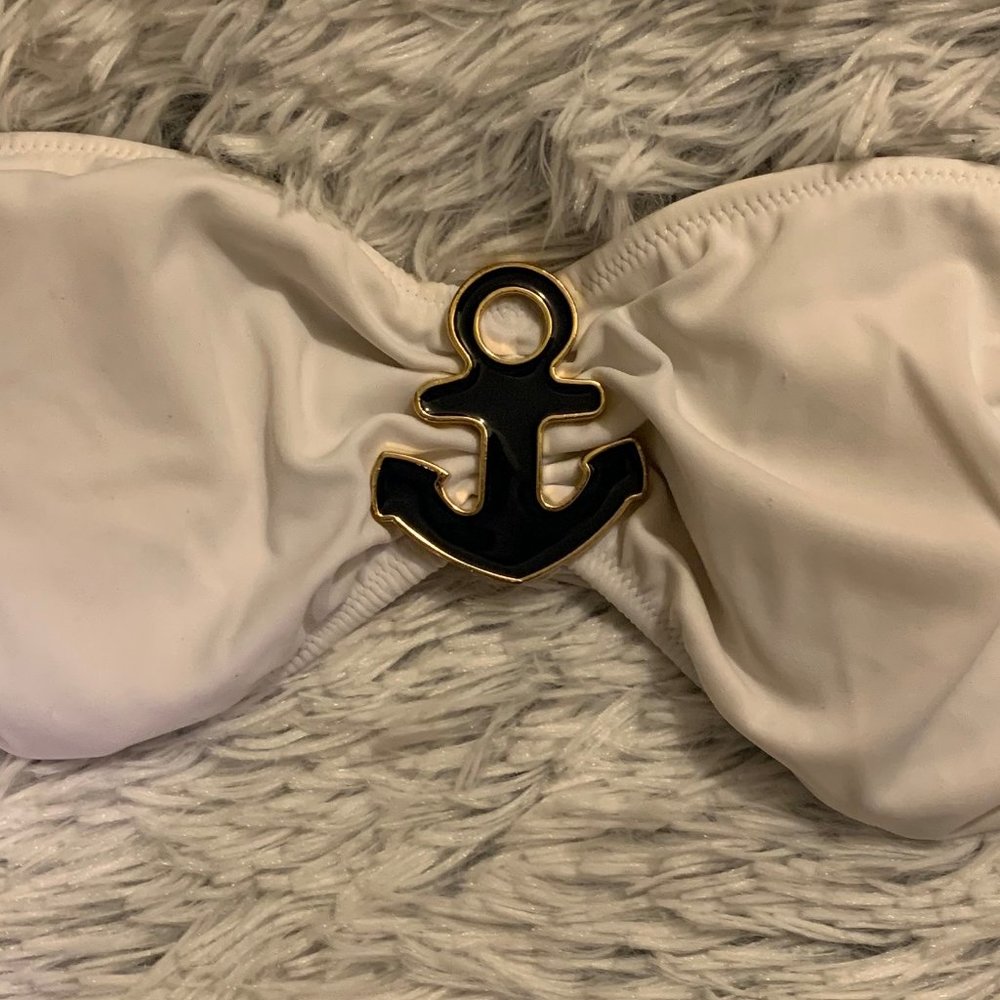 VICTORIA SECRET BIKINI TOP SIZE MED - Picture 1 of 2